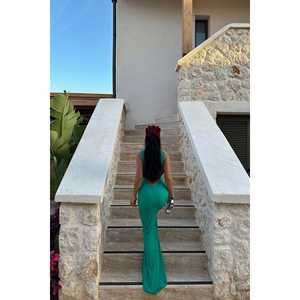 ชุดราตรีหรูหราสีเขียวสดใส ดีไซน์เก๋ไก๋ ประดับกลิตเตอร์ด้านหลัง ทรงบอลกาวน์ ทรงเอไลน์ ยาวลากพื้น ประดับเลื่อม ไข่มุก และดอกไม้ สำหรับงานปาร์ตี้ - Product Image 1