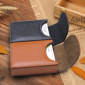 Custodia per <span class=keywords><strong>carte</strong></span> da gioco in similpelle a mazzo singolo scatola <span class=keywords><strong>di</strong></span> <span class=keywords><strong>carte</strong></span> da gioco PU per il trasporto <span class=keywords><strong>di</strong></span> <span class=keywords><strong>carte</strong></span> <span class=keywords><strong>di</strong></span> piccole dimensioni per la ricreazione - Product Image 2