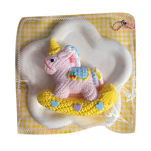 Série de pendentifs de sac Cheval à Bascule Licorne Bestseller Xiaohongshu, Jouet anti-stress en argile crémeuse compressible et silicone, 14 ans - Product Image 5