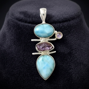 Boucles d'oreilles pendantes artisanales en argent sterling naturel avec pierres précieuses bleues Larimar, Améthyste et Pierre de Lune - Bijoux pour femme, cadeau de mariage ou de fête - Product Image 3