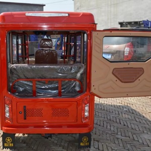 Triciclo Motorizado a Gasolina YP055, Espacioso Transportador de Carga/Pasajeros, Carrocería Completamente Cerrada, Tipo Taxi, Motor de 150-200cc, Potencia >1000W, 4-6 Personas - Product Image 2