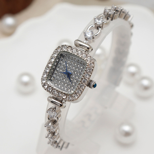 Reloj de pulsera de lujo con diamantes para <span class=keywords><strong>mujer</strong></span>, venta al por mayor, regalo para niñas, precio de fábrica, reloj de cuarzo personalizado OEM - Product Image 1