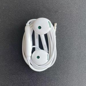 Écouteurs filaires demi-entrée originaux avec prise 3.5mm Microphone intégré Écouteurs <span class=keywords><strong>de</strong></span> <span class=keywords><strong>musique</strong></span> pour <span class=keywords><strong>Reno</strong></span> 2 3 5 5K Z R17 - Product Image 3