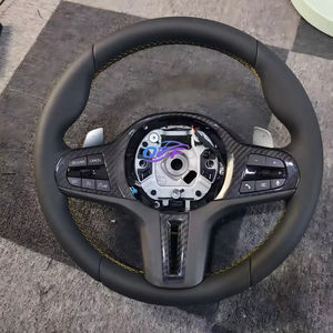 Volante Personalizzato ad Alte Prestazioni per BMW - Finiture in Carbonio e Pulsanti Multifunzione, Guida Urbana Performante e Pendolarismo Quotidiano - Product Image 1