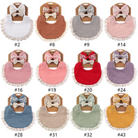 Vente chaude fantaisie en vrac froissé coton salive serviette dentelle bandeau ensemble mousseline coton haute qualité bébé bavoir ensemble princesse cadeau de naissance