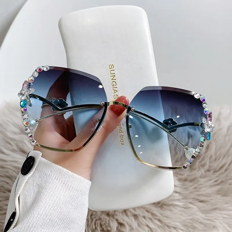 Sunglasses Women Camellias Pearls 2022 New Fashion Female Luxury Glasses Rimless Sunglasses Shades For Ladies Summer