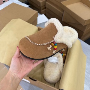 Mules UGG en daim doublées polaire à bout fermé, style ethnique avec perles colorées, chaudes pour l'hiver, chaussures décontractées à enfiler pour l'extérieur - Product Image 4