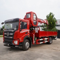 Grue de camion de 8 tonnes avec flèche rigide de 17,5 m, roulement et moteur, rayon de braquage court pour projets de construction, hydraulique fiable