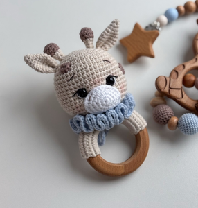 Juguete de <span class=keywords><strong>Jirafa</strong></span> <span class=keywords><strong>Amigurumi</strong></span> Adorable al por Mayor, Juguete de Ganchillo Hecho a Mano con Bufanda Linda, Sonajero de <span class=keywords><strong>Jirafa</strong></span> como Regalo - Product Image 2