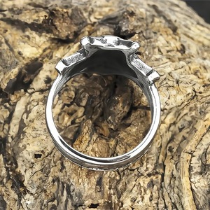 Yunnique Anillo Vikingo de Acero de Titanio para Hombre, con Forma de Cuervo, Estilo Hip Hop, Joyería para Uso Diario - Product Image 2