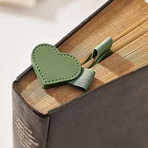 Marcapáginas de Cuero Personalizado con Grabado Láser, Regalo de Aniversario, Regalo de Bienvenida Escolar, Llavero Impreso con Cierre Magnético - Product Image 2