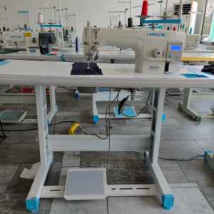 Máquina de Coser Industrial Computarizada de Puntada Recta Jack Xunli de Alta Calidad, Usada, con Accionamiento Directo para Confección de Prendas - Product Image 1