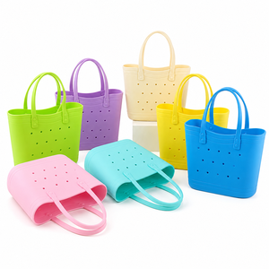 กระเป๋าหิ้วชายหาด PVC EVA สีสันตามเทรนด์ กันน้ำ น้ำหนักเบา พร้อมรูสำหรับตกแต่ง DIY สำหรับผู้หญิงและเด็ก - Product Image 1