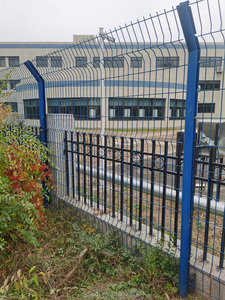 Panneau de clôture courbé soudé en PVC vert avec maille courbe et <span class=keywords><strong>plaque</strong></span> de base <span class=keywords><strong>pour</strong></span> colonne de clôture en béton - Product Image 3