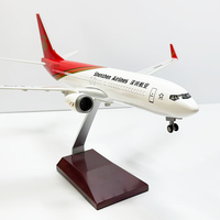 Cadeaux et articles d'artisanat populaires : Modèle d'avion B737 de Shenzhen Airlines en résine de 37 cm avec lumières LED et engrenages