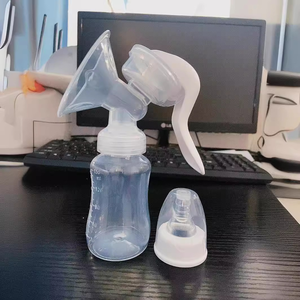 Tire-lait manuel <span class=keywords><strong>avec</strong></span> adaptateur pour <span class=keywords><strong>biberon</strong></span>, collecteur de lait en silicone sans BPA, conception 3-en-1 pour pompage, stockage et alimentation - Product Image 3