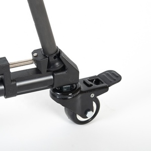 ขาตั้งกล้องแบบพับได้ Yun Teng Heavy Duty พร้อมล้อ 3 ล้อ อุปกรณ์ถ่ายภาพแท้จากโรงงาน ขาตั้งกล้องแบบมีล้อเลื่อน Yunteng VCT-9 - Product Image 3