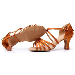 Zapatos <span class=keywords><strong>de</strong></span> Baile <span class=keywords><strong>de</strong></span> Tacón Alto para Mujer para Salsa y Salón al por Mayor Clásicos Zapatos Latinos con Forro <span class=keywords><strong>de</strong></span> Gamuza la Elección <span class=keywords><strong>de</strong></span> las Damas - Product Image 5