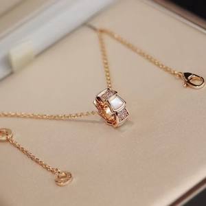 Collar Deportivo de Cobre con Cadena y Colgante de Corazón de Circonita Exquisito para Mujer Europea y Americana - Product Image 6