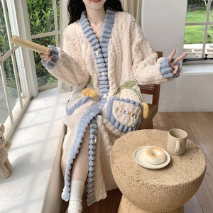 Pigiama <span class=keywords><strong>invernale</strong></span> <span class=keywords><strong>da</strong></span> <span class=keywords><strong>donna</strong></span> in tinta unita foderato di flanella Cardigan ricamato a figura intera <span class=keywords><strong>camicia</strong></span> <span class=keywords><strong>da</strong></span> <span class=keywords><strong>notte</strong></span> traspirante - Product Image 2