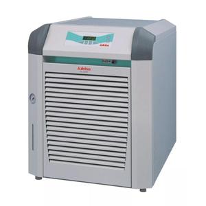 Refroidisseurs à recirculation Julabo FL1201 pour installation sous un laboratoire, fabriqués en Allemagne (Veuillez nous contacter pour un devis optimal) - Product Image 3