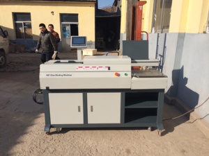 Vente directe usine : Machine <span class=keywords><strong>de</strong></span> <span class=keywords><strong>reliure</strong></span> électrique automatique <span class=keywords><strong>à</strong></span> colle thermofusible, excellent rapport qualité-prix, idéale pour la <span class=keywords><strong>reliure</strong></span> <span class=keywords><strong>de</strong></span> livres et <span class=keywords><strong>de</strong></span> carnets. - Product Image 4
