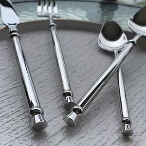 Ensemble <span class=keywords><strong>de</strong></span> couteaux et fourchettes à steak occidentaux modernes et minimalistes en acier inoxydable 304 épaissi, cuillère à dessert haut <span class=keywords><strong>de</strong></span> gamme pour hôtel, restaurant et usage domestique - Product Image 3