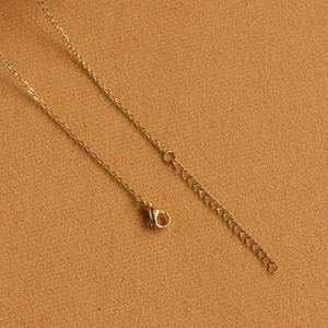Disponibile Collana con Piccolo Disco Placcato Oro 18K, Collana con Fiore di <span class=keywords><strong>Nascita</strong></span> per Donne e Ragazze, <span class=keywords><strong>Regalo</strong></span> per Matrimonio o Compleanno - Product Image 5