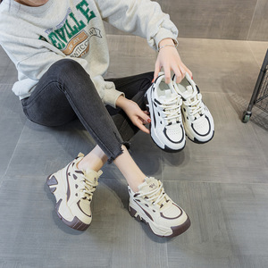 Nouvelles Chaussures de Sport Élégantes et Tendance à Semelle Épaisse pour Étudiants, Modèle 2026 - Product Image 1