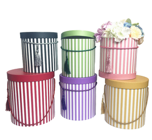 Boîtes rigides de luxe avec design à pompon, tube en carton, emballage cadeau pour fleurs, boîte écologique, ensemble de seaux cylindriques pour bouquet de mariage - Product Image 1