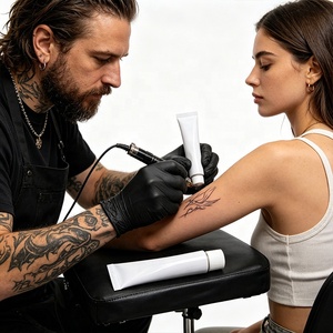 Crema abrillantadora para tatuajes de larga duración, fórmula molecular estable, conserva el tono vívido para aplicación a largo plazo en salones profesionales - Product Image 3