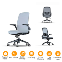 Chaise de bureau ergonomique en maille avec accoudoirs fixes, cadre chromé, inclinaison à 3 niveaux, vérin à gaz, hauteur réglable, pivotante, design moderne pour