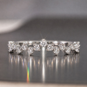 Anillo Apilable Delicado y Delgado con Micro Pavé de Circonitas Onduladas para Mujer, Joyería de Moda Brillante - Product Image 1