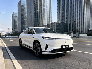 Dongfeng Yipai 008 2026, SUV Eléctrico Puro, 82.28kWh - 620km de Autonomía CLTC, Carga Rápida en 0.47h, Velocidad Máxima de 180km/h - Product Image 1
