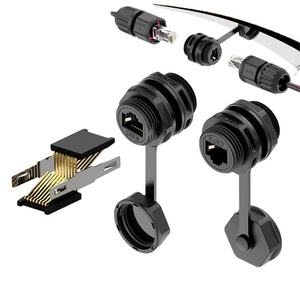 Conector Ethernet CAT.6 RJ45 de Montaje Superficial con Mecanismo de Bloqueo Blindado para Redes, Centros de Datos y Uso Industrial - Product Image 1