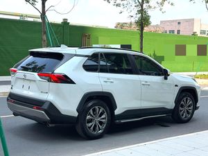 Toyota RAV4 2.0L CVT SUV Usado 2023 – Edición Platino 20 Aniversario, SUV Japonés Espacioso para Exportación - Product Image 6