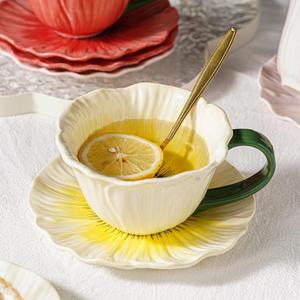 แก้วกาแฟเซรามิกคุณภาพสูงพร้อมจานรอง หลายสี ดีไซน์ทันสมัย ลายดอกไม้น่ารัก แก้วสำหรับดื่มลาเต้ยามบ่าย เหมาะสำหรับใช้ในบ้านและร้านกาแฟ - Product Image 3