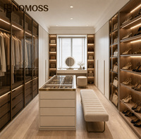Armoire moderne sur mesure pour appartement, avec portes vitrées, éclairage LED et rangement pour chaussures, fournie directement par l'usine
