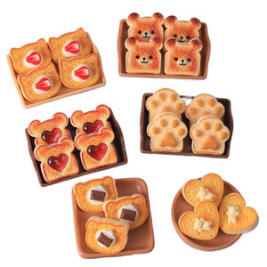 caoh DOLLHOUSE : Scène miniature, jouets alimentaires réalistes, pain grillé au <span class=keywords><strong>caramel</strong></span>, accessoires en résine en forme d'ours cœur - Product Image 2