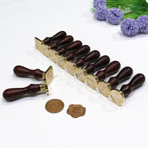 Kits de sceau de <span class=keywords><strong>cire</strong></span> Vintage manche en bois Invitations de mariage carte timbres de sceau de <span class=keywords><strong>cire</strong></span> avec initiales et Logo personnalisés pour la décoration d'enveloppe - Product Image 6