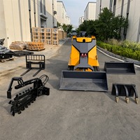 Mini-Raupenlader für Baumschulen, Gewächshäuser und Stallungen - Kompakte Gummiketten-Skid-Steer-Maschine