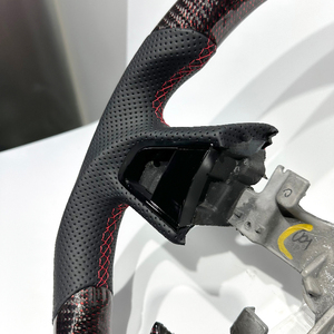 <span class=keywords><strong>Volant</strong></span> de voiture en cuir perforé rouge et fibre de carbone soyeuse, vente chaude, pour Renault <span class=keywords><strong>Megane</strong></span> <span class=keywords><strong>2</strong></span>, <span class=keywords><strong>Megane</strong></span> 3, <span class=keywords><strong>Megane</strong></span> 4, tuning automobile - Product Image 5
