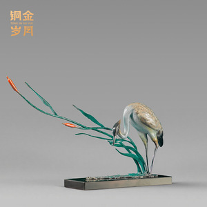 Escultura de Cigüeña Salvaje en Cobre y Oro, Hecha a Mano, Decoración Artística para Sala de Estar, Entrada o Sala de Exposiciones - Product Image 4
