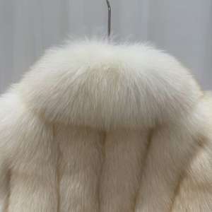 Grazioso Cappotto Corto con Colletto di Mirtillo, Colore <span class=keywords><strong>Beige</strong></span> Chiaro, Cappotto in Pelliccia di Volpe Personalizzato per Donne - Product Image 6