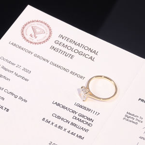 Abidingハイエンドジュエリー工場エンゲージメントリアルAu750 18KイエローゴールドIGI認定クッション2ct CVDラボ成長ダイヤモンドリング - Product Image 6