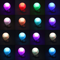 Lampe de table moderne en PVC imprimé en 3D télécommandée au clair de lune écologique 16 couleurs pour alimentation CC rechargeable de la pièce