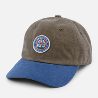 Casquette de baseball rétro bicolore délavée à profil bas avec logo personnalisé en patch tissé, non structurée, en coton brossé, style vintage