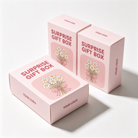 Boîte en carton blanc délicat personnalisable avec fermeture automatique, étui cadeau lisse pour cadeaux d'anniversaire et fleurs