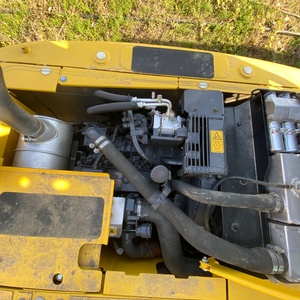 เกือบใหม่เอี่ยม เครื่องยนต์ทรงพลัง รถขุดไฮดรอลิกตีนตะขาบ Komatsu PC130 มือสอง น้ำหนัก 13 ตัน สำหรับงานก่อสร้าง - Product Image 5