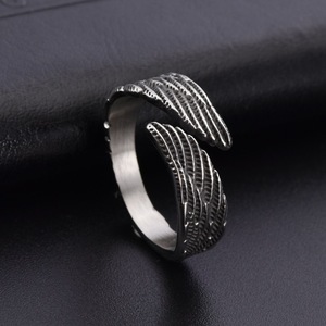 خاتم رجالي من الفولاذ المقاوم للصدأ بتصميم عتيق على شكل ريشة وجناح ملاك، هدية للرجال - Product Image 3